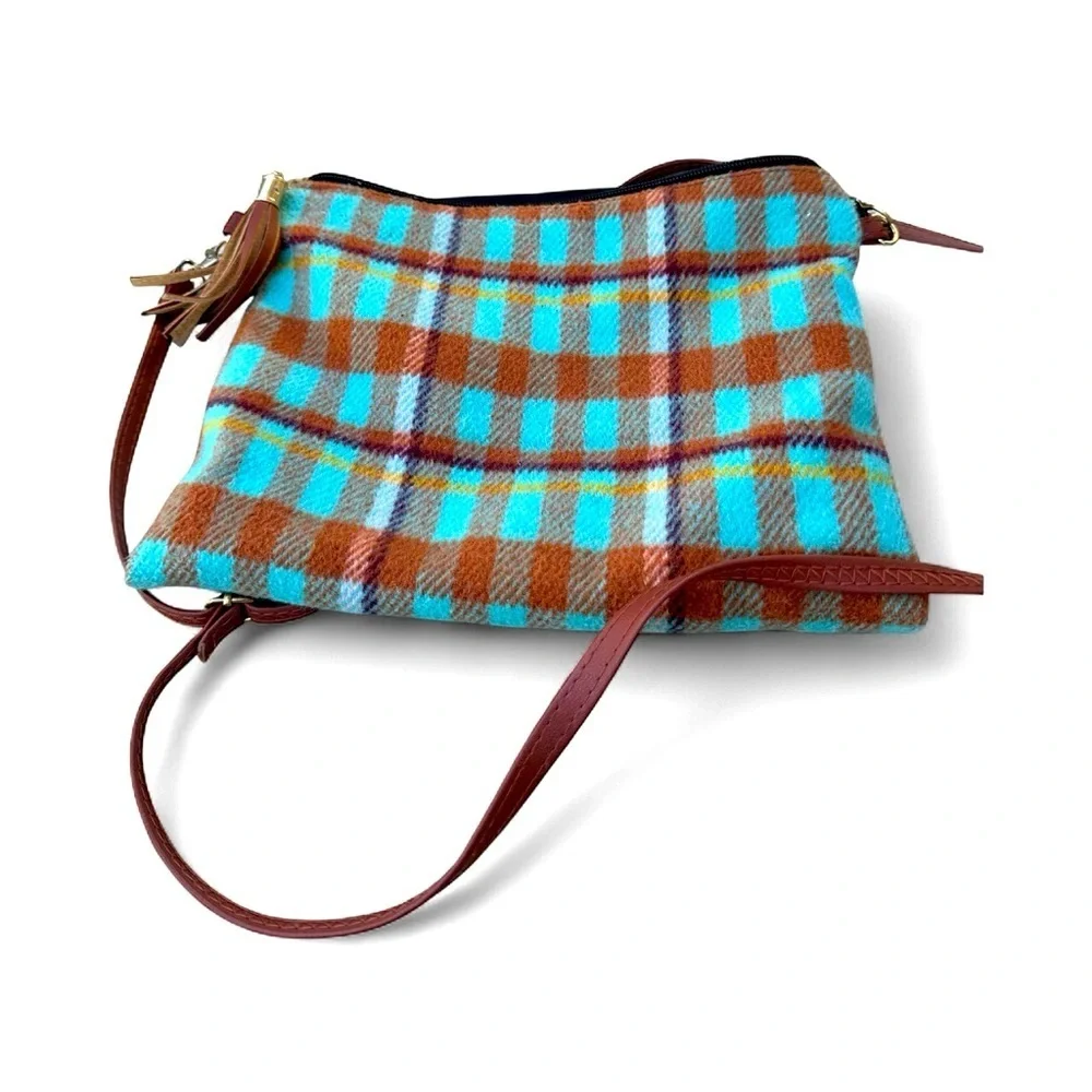 Purse made of flannel shirt. Are you a country gal!?